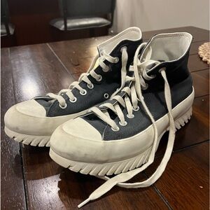 Converse platform gray canvas shoes.  Excellent condition size 9.5